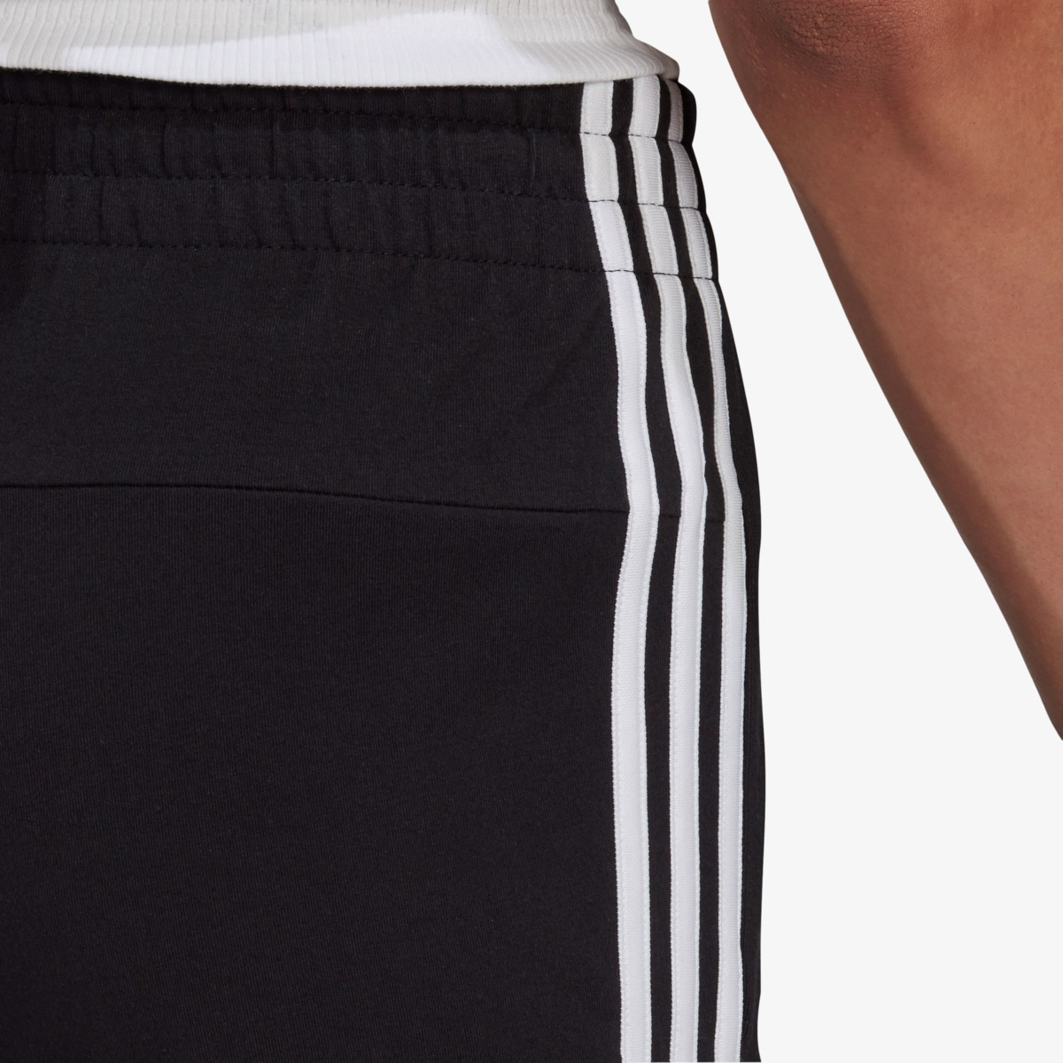 ESSENTIALS SLIM 3-STRIPES 