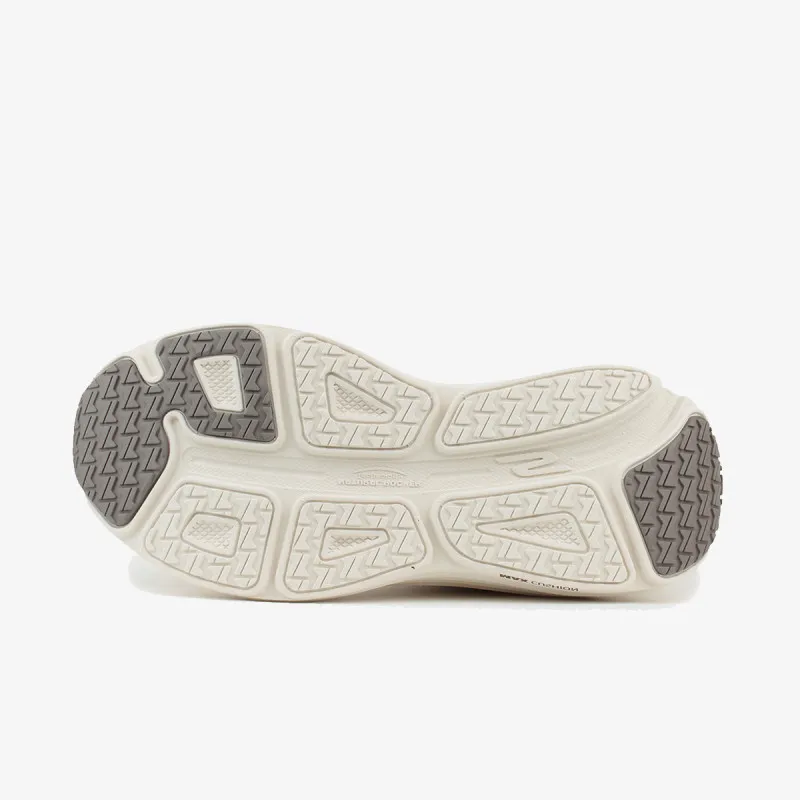 SKECHERS MAX CUSHIONING ENDEAVOUR 