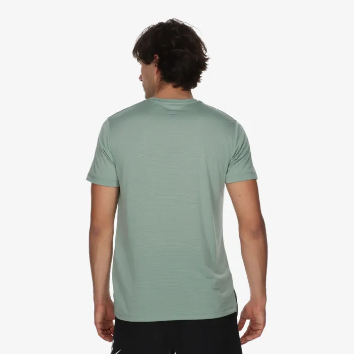 UNDER ARMOUR UA Launch Shortsleeve 