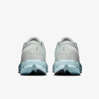 On Cloudsurfer 2 
