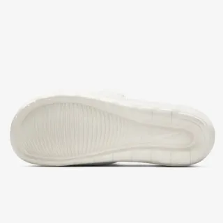 Nike VICTORI ONE