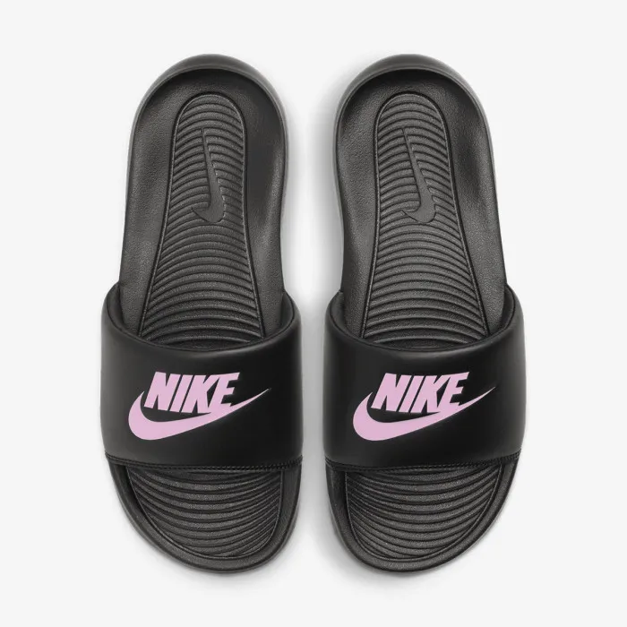Nike VICTORI ONE 