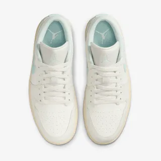 Nike WMNS AIR JORDAN 1 LOW 