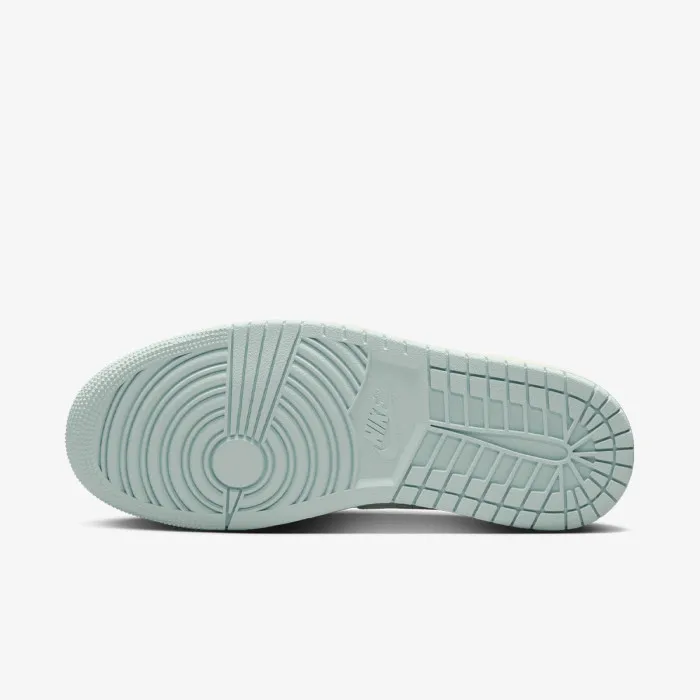 Nike WMNS AIR JORDAN 1 LOW 