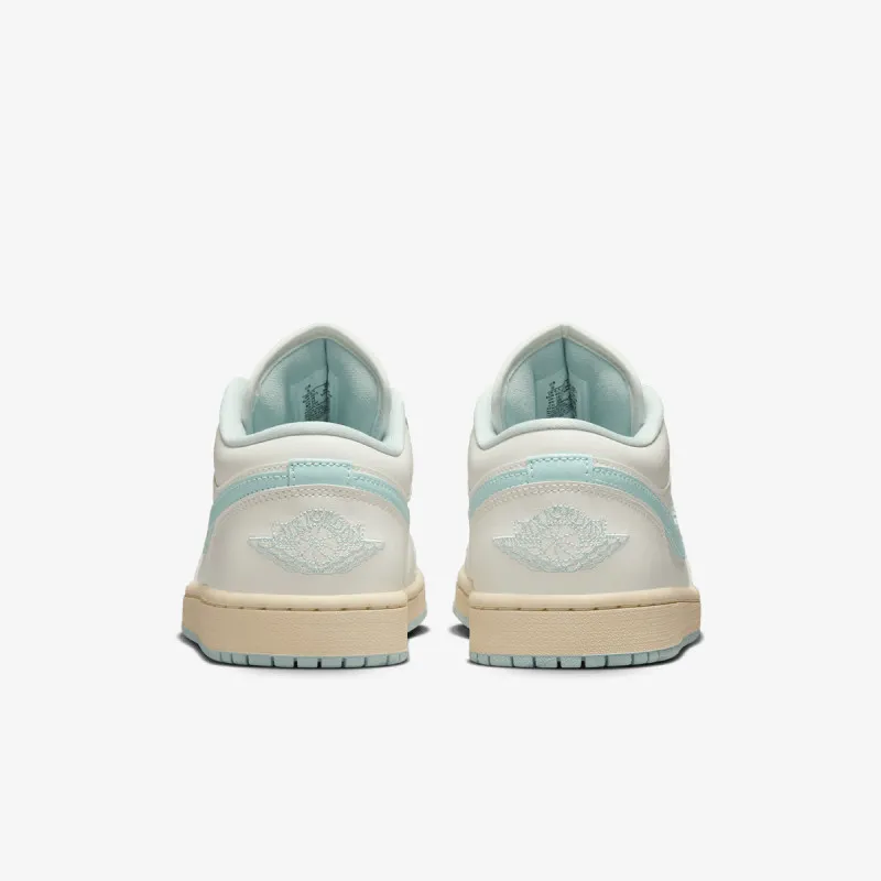 Nike WMNS AIR JORDAN 1 LOW 