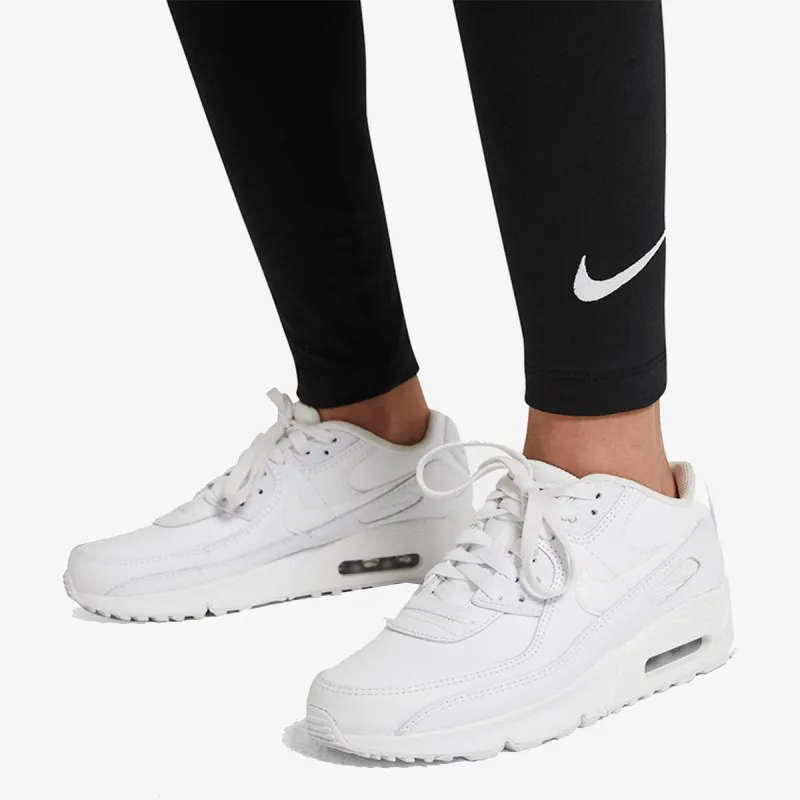 Nike Sportswear Favorites