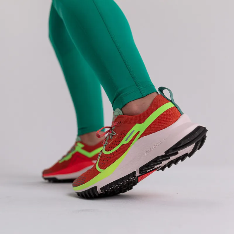 Nike W NIKE REACT PEGASUS TRAIL 4