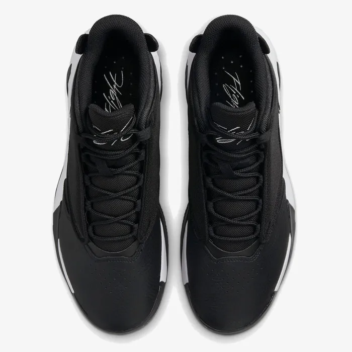 Nike Jordan Max Aura 4 