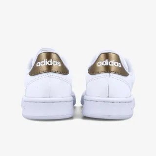adidas Advantage
