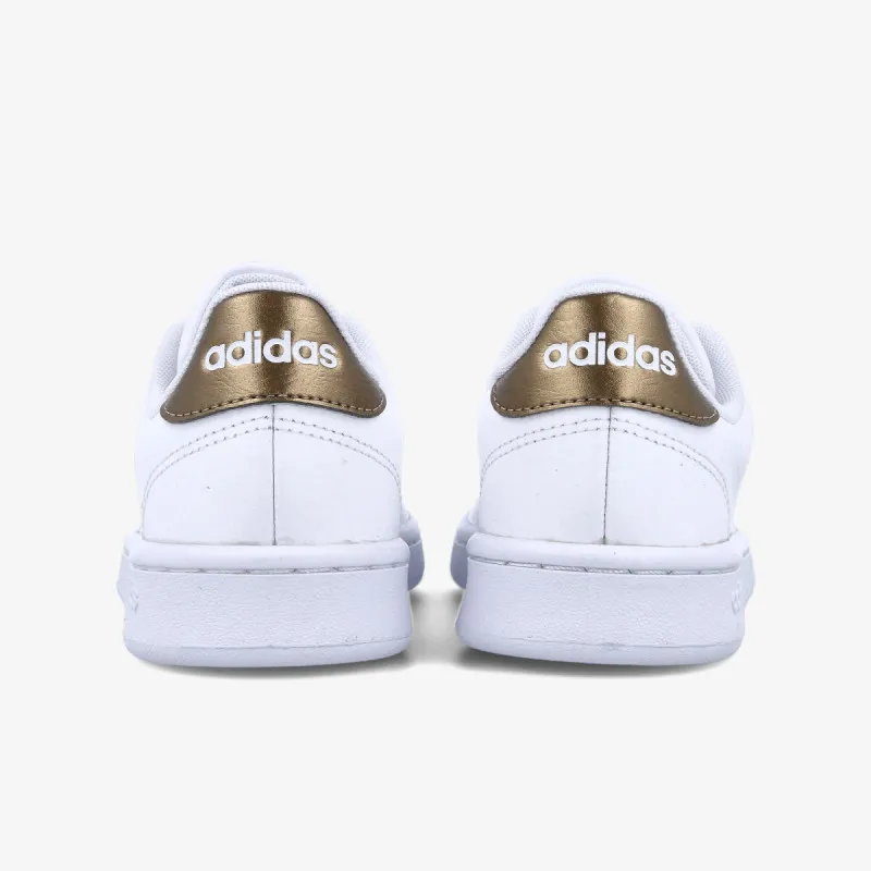 adidas Advantage