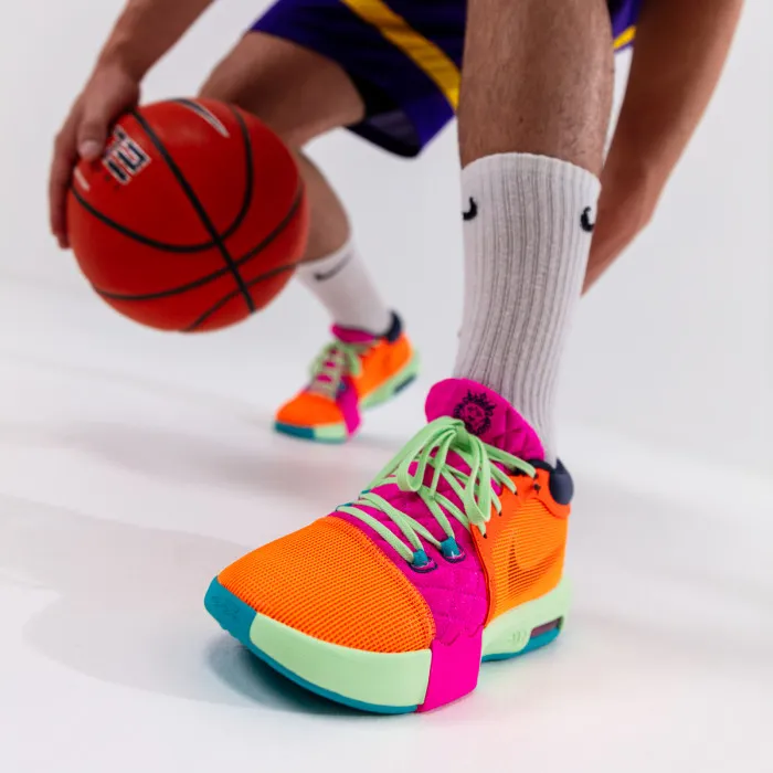 Nike LEBRON WITNESS VIII
