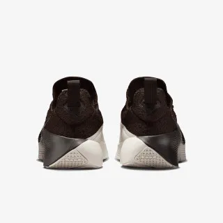 Nike LEBRON TR 1