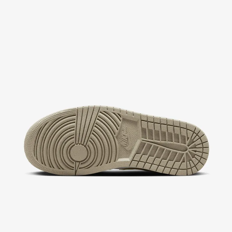 Nike WMNS AIR JORDAN 1 LOW SE TE V2