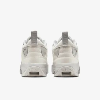 Nike WMNS JORDAN MAX AURA 6