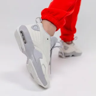 Nike WMNS JORDAN MAX AURA 6