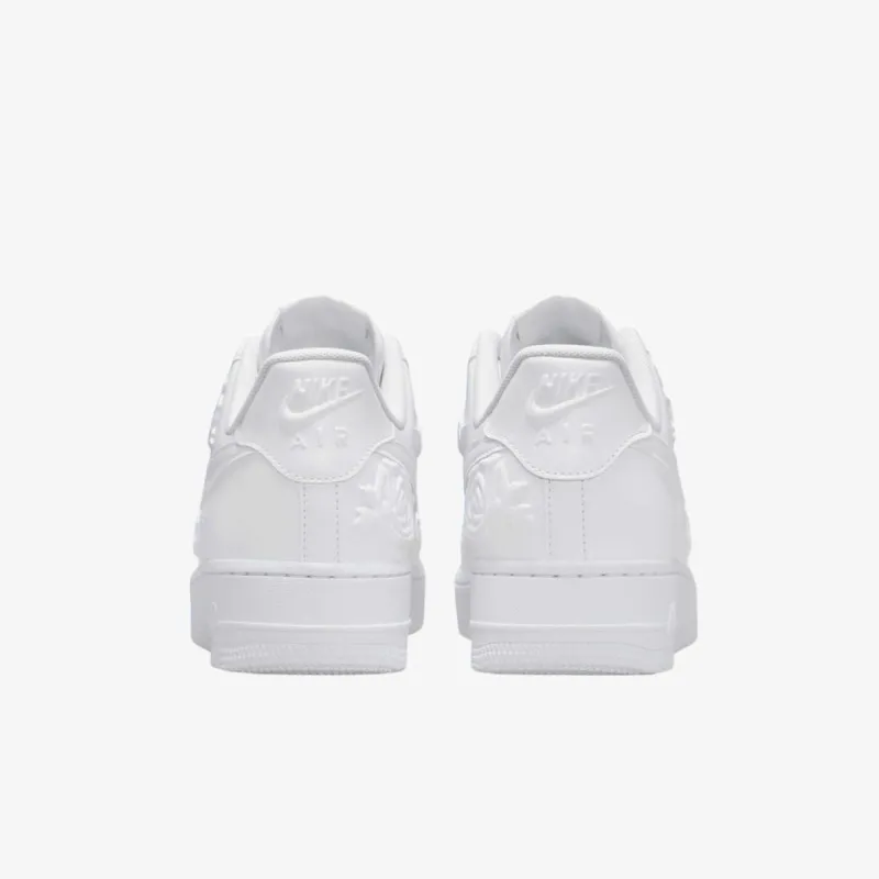 Nike WMNS AIR FORCE 1 '07 SE 