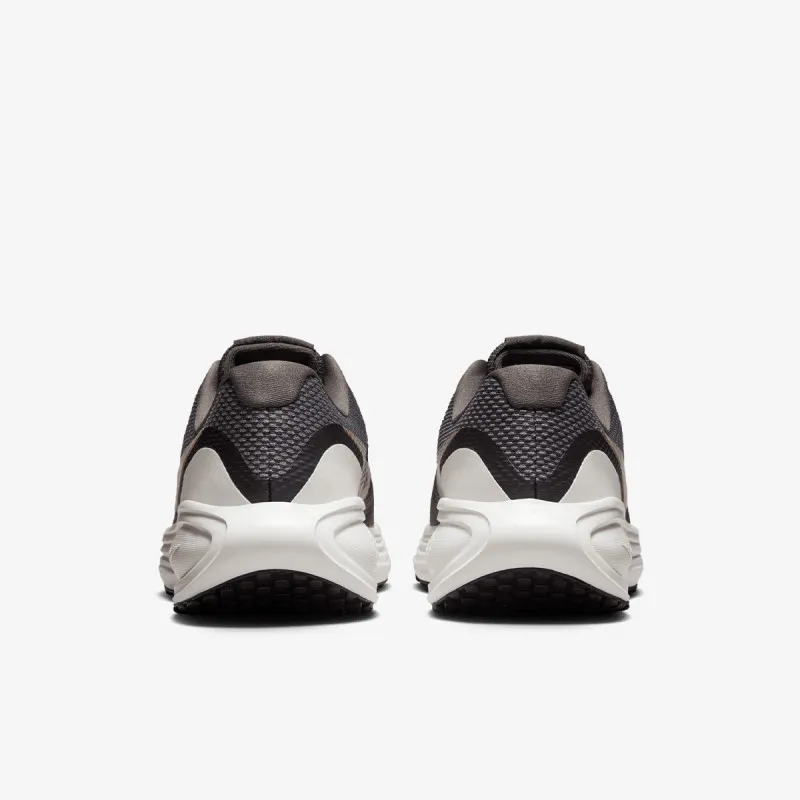 Nike W NIKE REVOLUTION 8