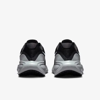 Nike NIKE REVOLUTION 8