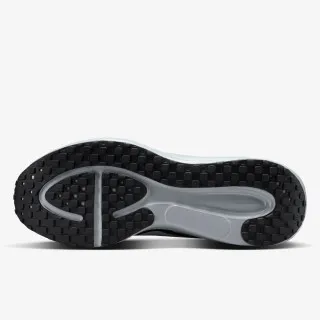 Nike NIKE REVOLUTION 8