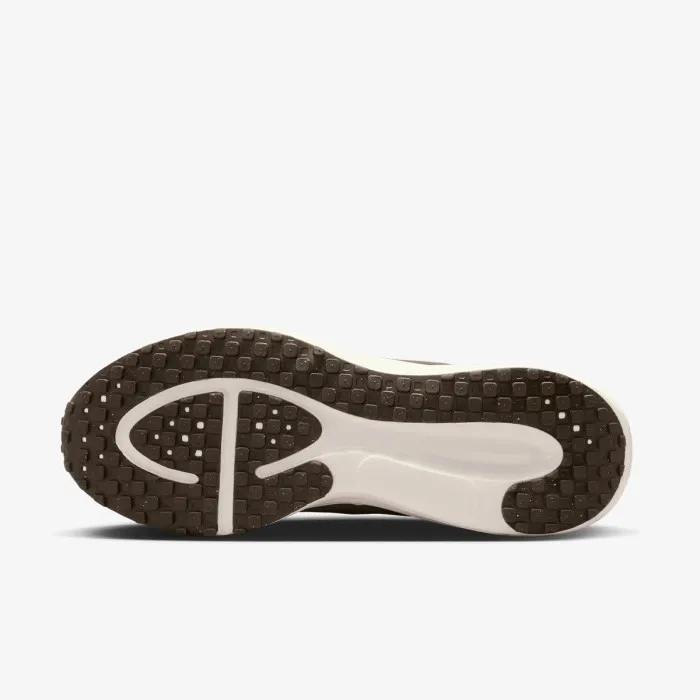 Nike NIKE REVOLUTION 8 