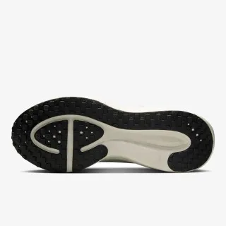 Nike NIKE REVOLUTION 8