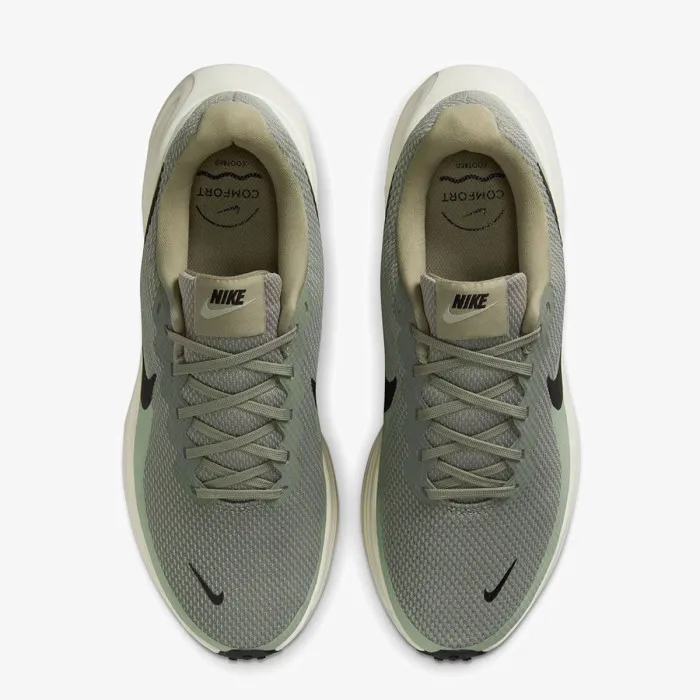 Nike NIKE REVOLUTION 8 
