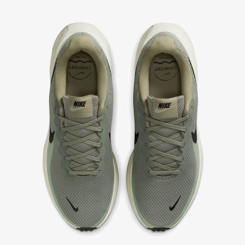 Nike NIKE REVOLUTION 8