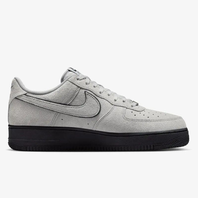 Nike AIR FORCE 1 '07 LV8