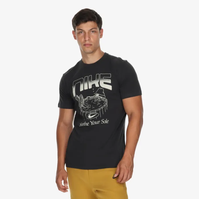 Nike U NSW TEE OC FB GFX BRNDRD 
