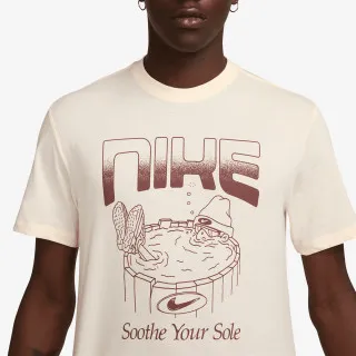 Nike U NSW TEE OC FB GFX BRNDRD