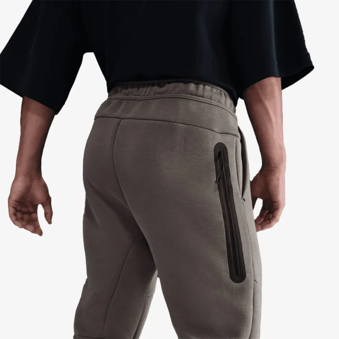 Nike M NK TCH FLC JGGR 