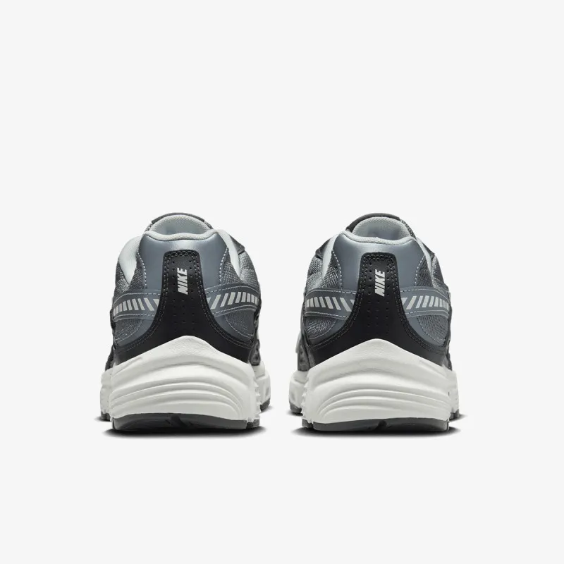 Nike NIKE INITIATOR SC 