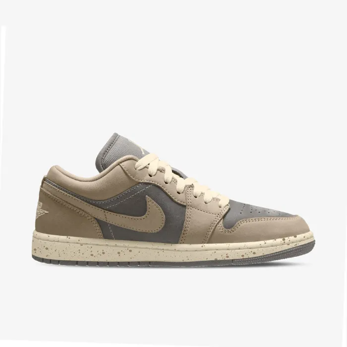 JORDAN WMNS AIR JORDAN 1 LOW SE V2 
