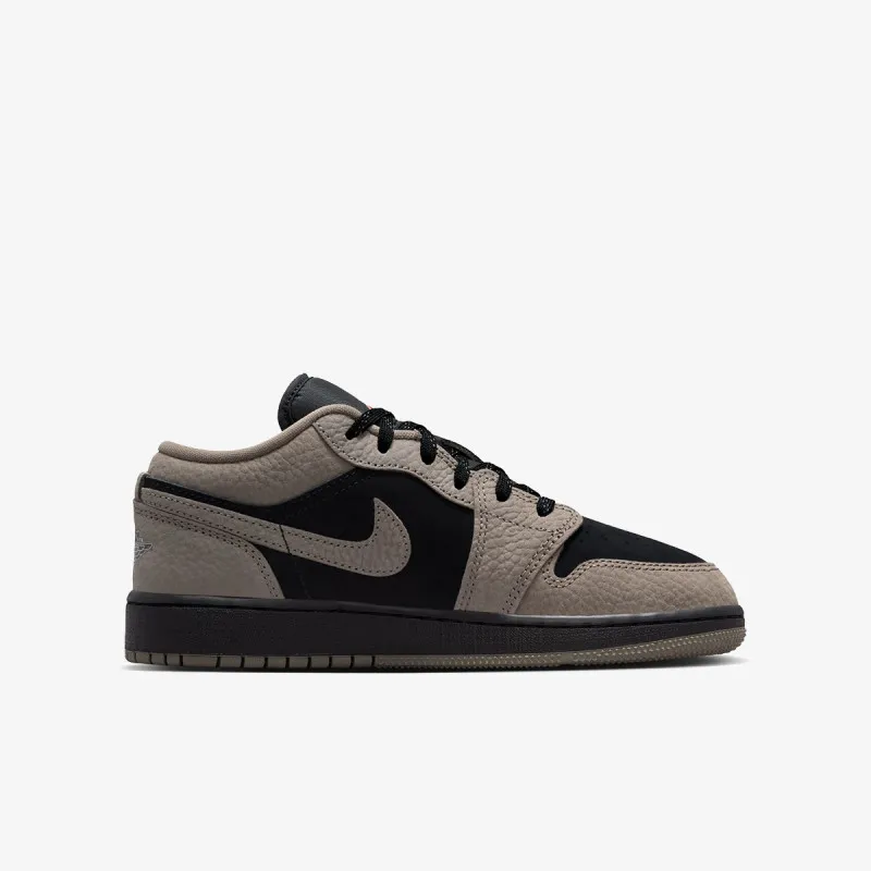 JORDAN AIR JORDAN 1 LOW SE (GS) 