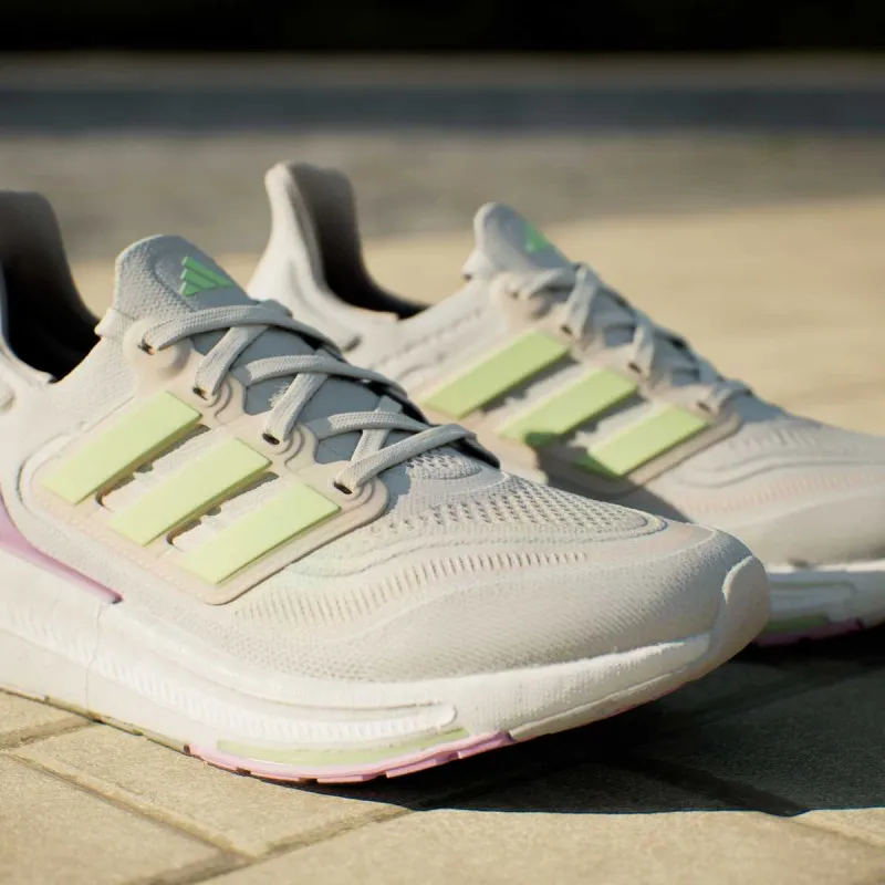 adidas ULTRABOOST LIGHT W