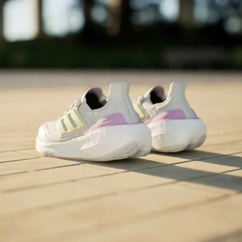adidas ULTRABOOST LIGHT W