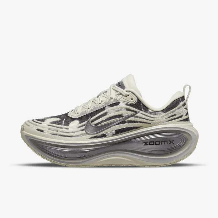 Nike W NIKE VOMERO PLUS SE 