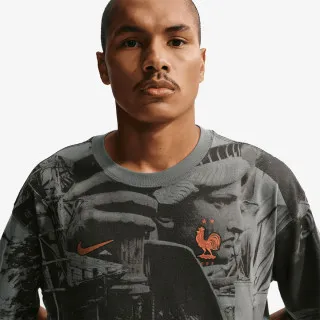 Nike FFF M NK AOP TEE 