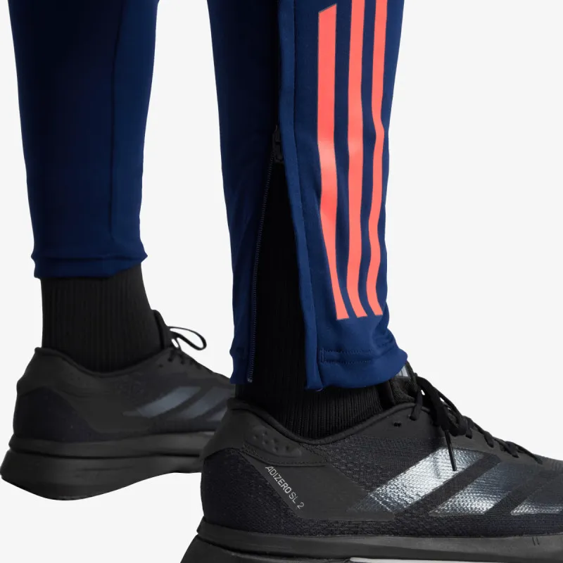 adidas MUFC TR PNT
