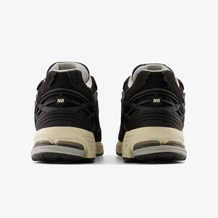 NEW BALANCE 1906R 