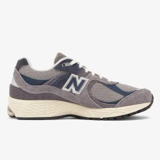 NEW BALANCE 2002R 