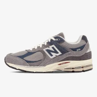 NEW BALANCE 2002R 