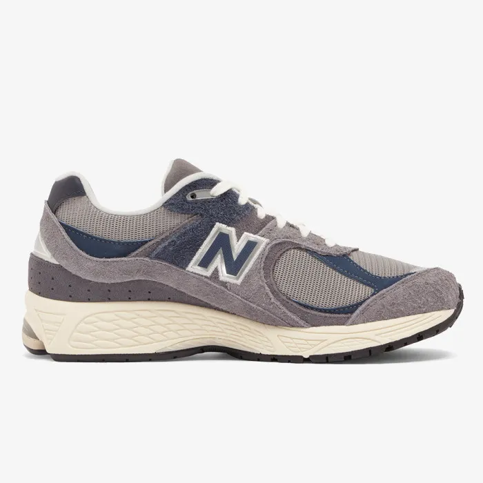 NEW BALANCE 2002R 
