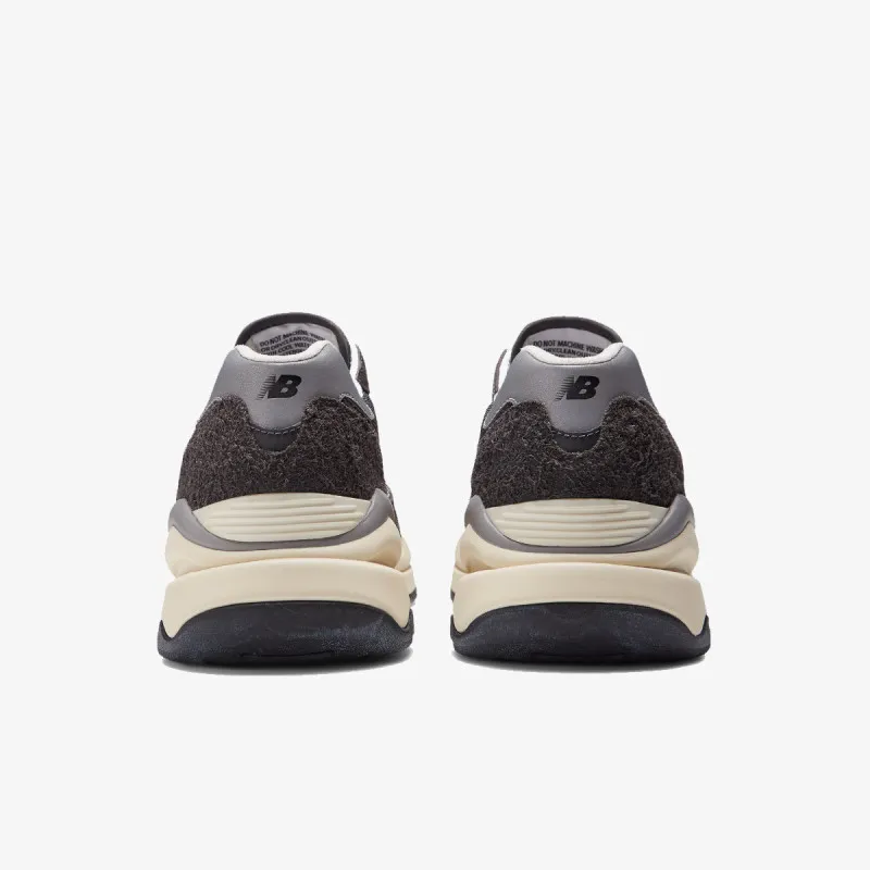 NEW BALANCE 57/40
