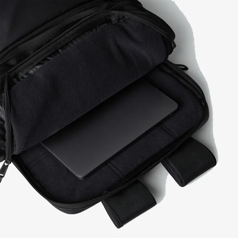 THE NORTH FACE BASE CAMP VOYAGER TRAVEL PACK