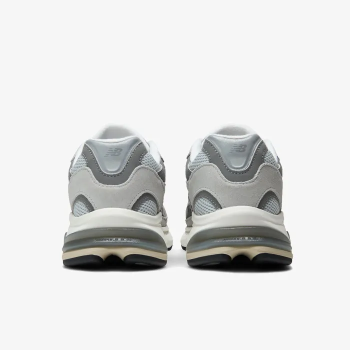 NEW BALANCE 2010 