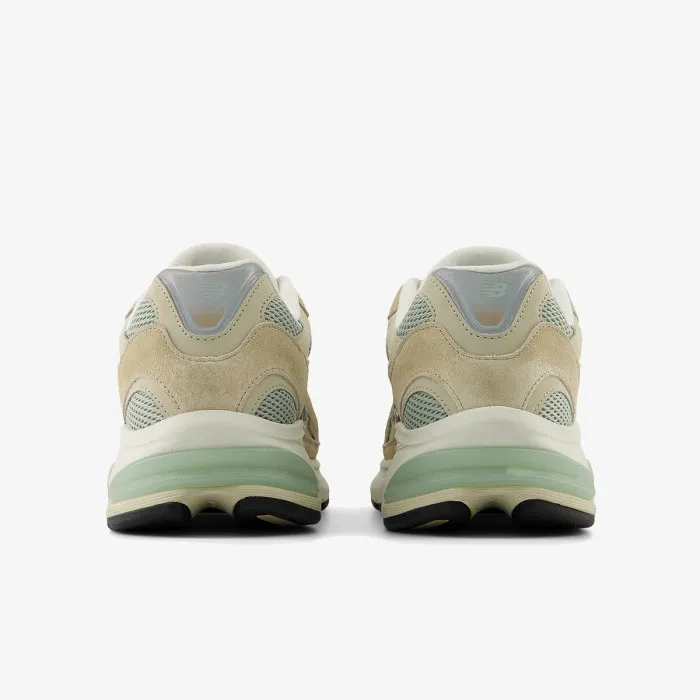 NEW BALANCE 2010 