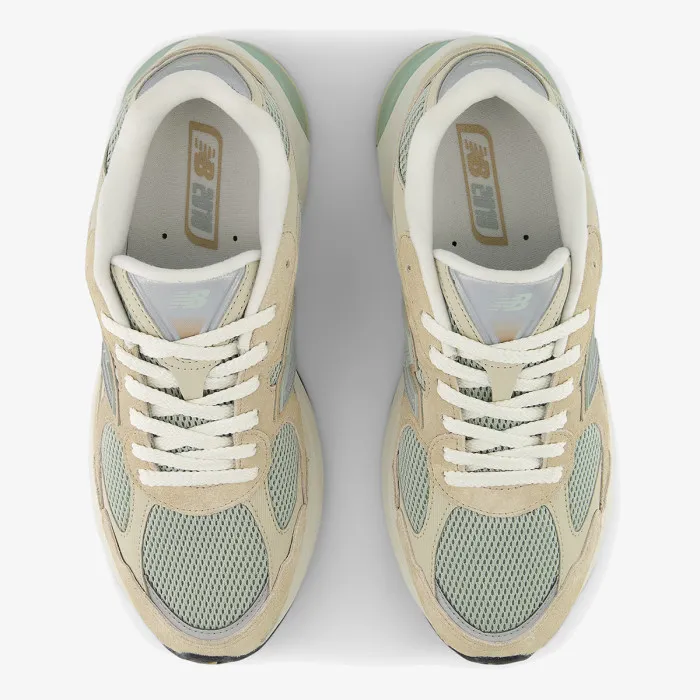 NEW BALANCE 2010 