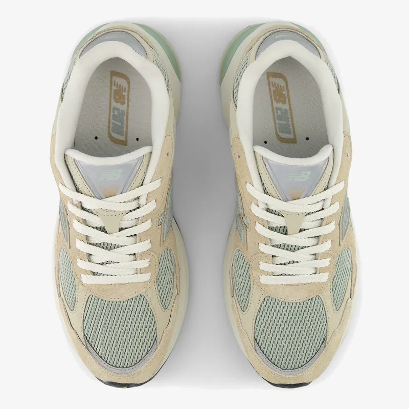 NEW BALANCE 2010 