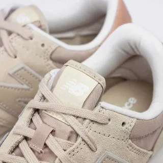 NEW BALANCE W 520